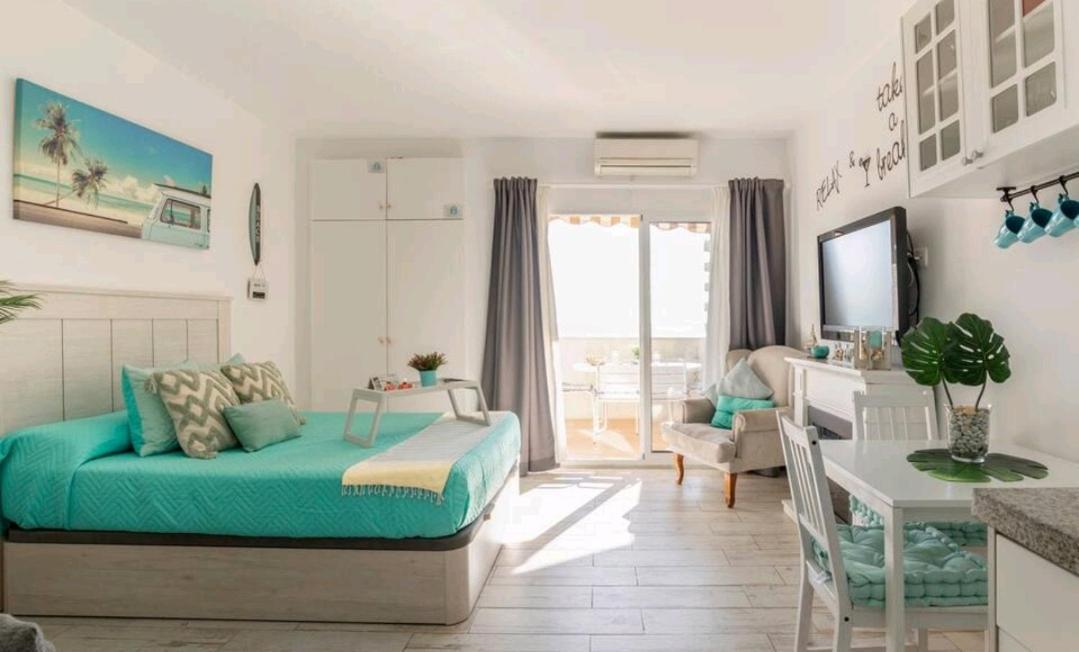 El Estudio De La Playa Benalbeach Holidays Deluxe Benalmádena Eksteriør bilde